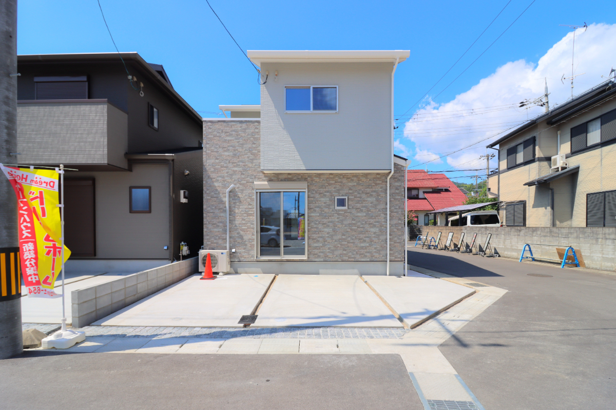 「ドリームタウン山田南山田町：1号地」スッキリ角地！コミュニティ広がる15の家族の夢のまち！土地３２坪＆前道６ｍ！