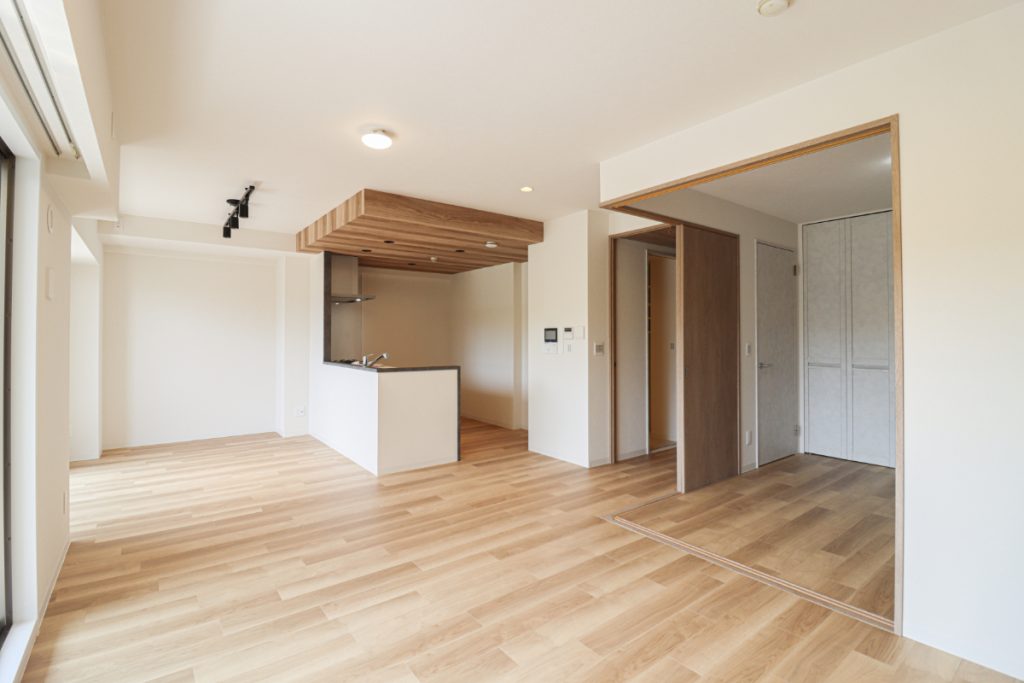 ぽかぽか南向きバルコニー！南からの温かい日差しを取り込むリビング🎵