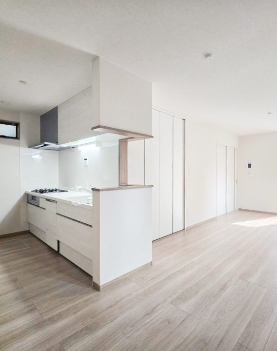 白と木目を基準とした落ち着くお家