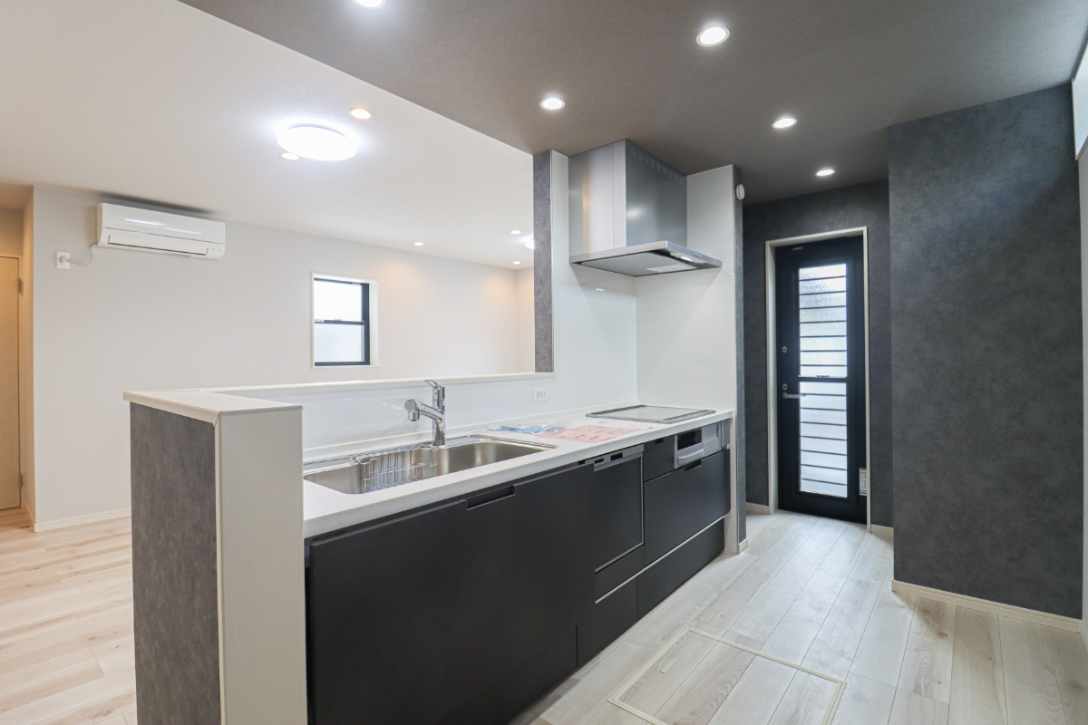 「ドリームタウン篠町見晴２丁目」ぽかぽか南西角地！JR馬堀駅徒歩１０分で通勤・通学にも安心🚃