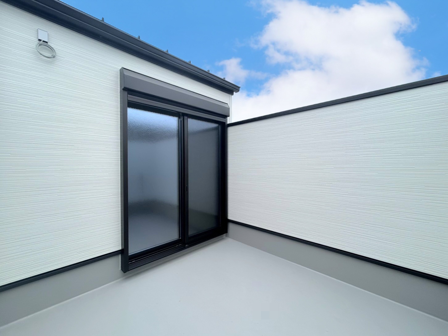 「ドリームタウン向日市物集女町五ノ坪」阪急「洛西口」駅徒歩6分でお家の裏側はマンションの駐車場で開放感たっぷり♪