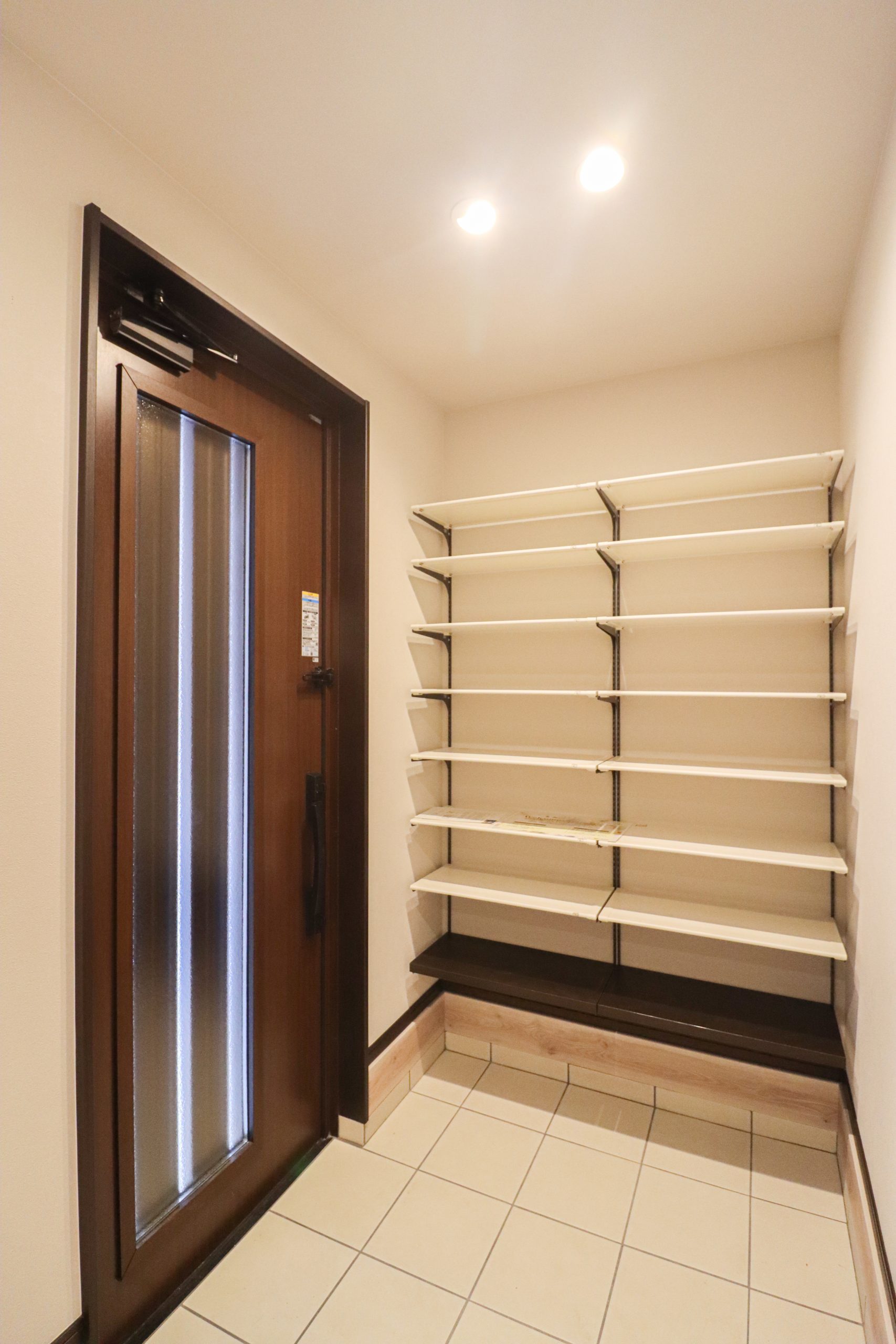 「ドリームタウン向日市物集女町五ノ坪」阪急「洛西口」駅徒歩6分でお家の裏側はマンションの駐車場で開放感たっぷり♪