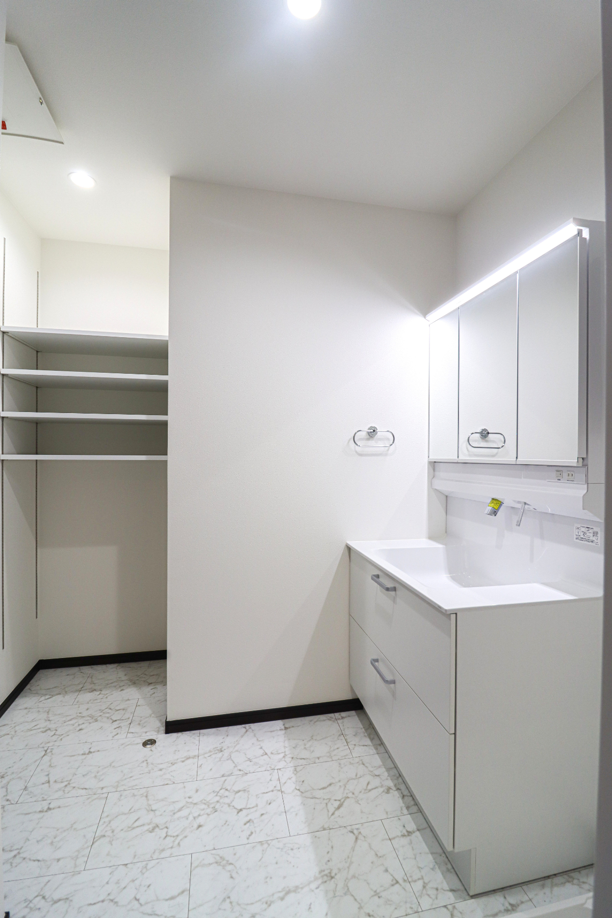 「ドリームタウン宇治市大久保平盛」ぽかぽか南向きで自然光は入る、明るいお家🏠