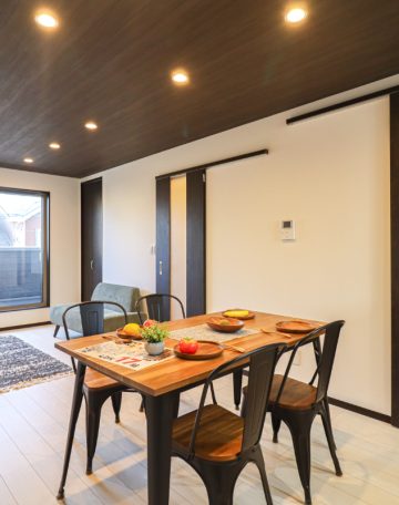 「ドリームタウン宇治市大久保平盛」ぽかぽか南向きで自然光は入る、明るいお家🏠