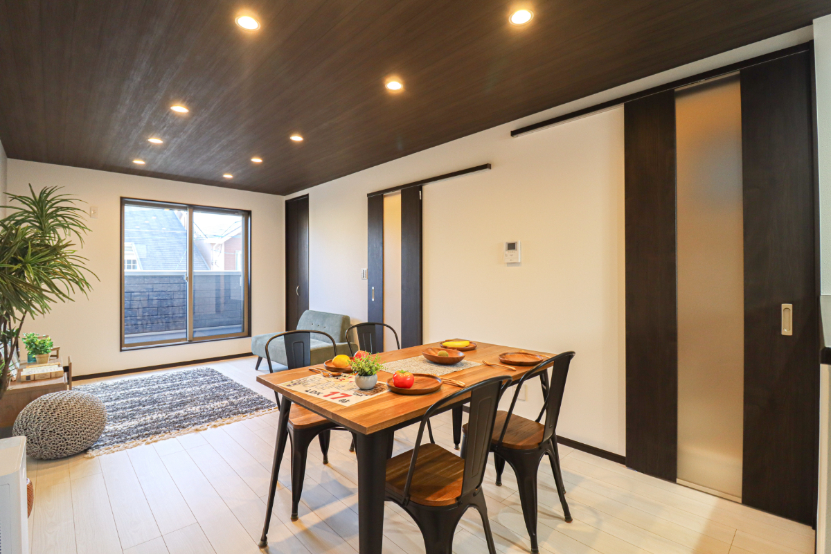 「ドリームタウン宇治市大久保平盛」ぽかぽか南向きで自然光は入る、明るいお家🏠