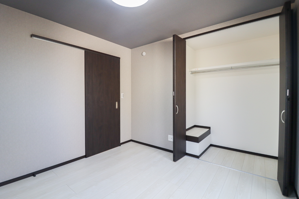 「ドリームタウン宇治市大久保平盛」ぽかぽか南向きで自然光は入る、明るいお家🏠