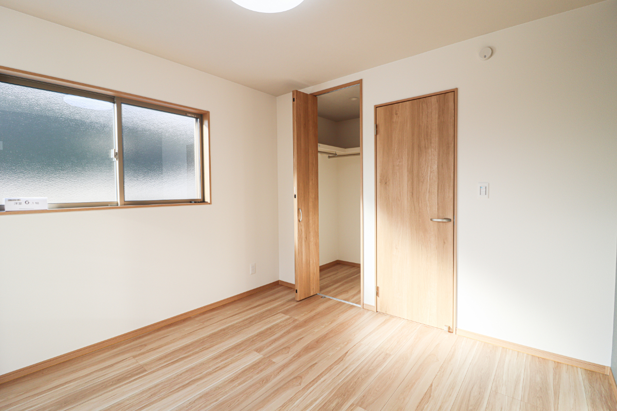 「ドリームタウン松室中溝町」ぽかぽか南向き！即内覧＆入居可能です！