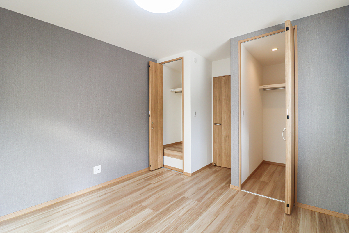 「ドリームタウン松室中溝町」ぽかぽか南向き！即内覧＆入居可能です！