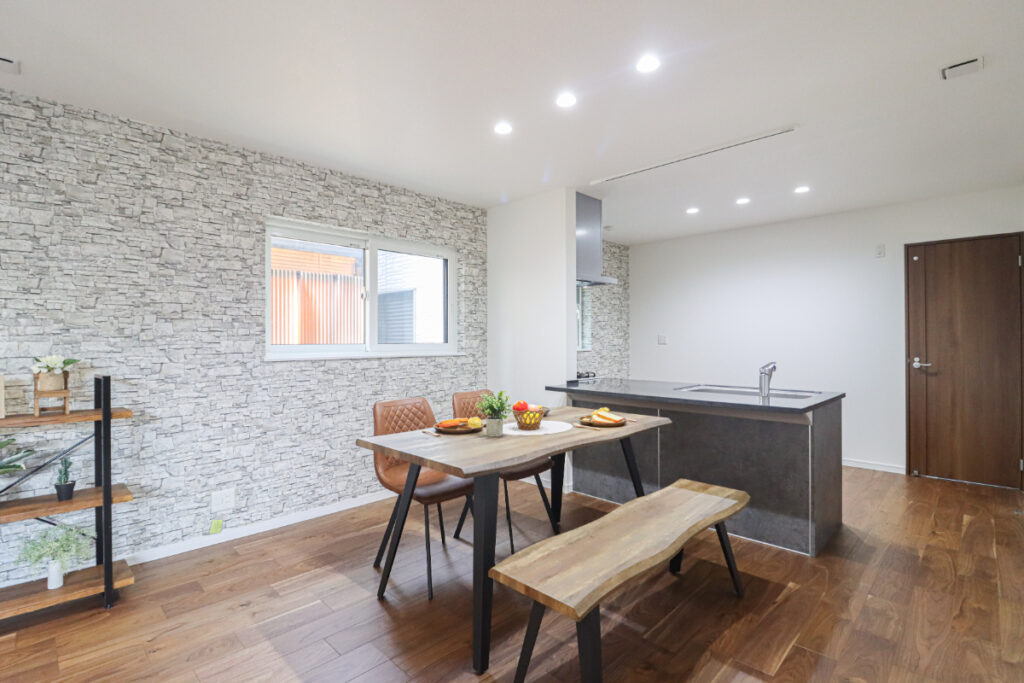 ４LDKで洋室9.5帖でリビング20帖以上のお家