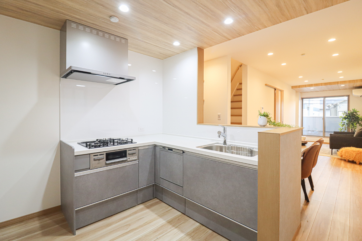 「ドリームタウン松室中溝町」ぽかぽか南向き！即内覧＆入居可能です！