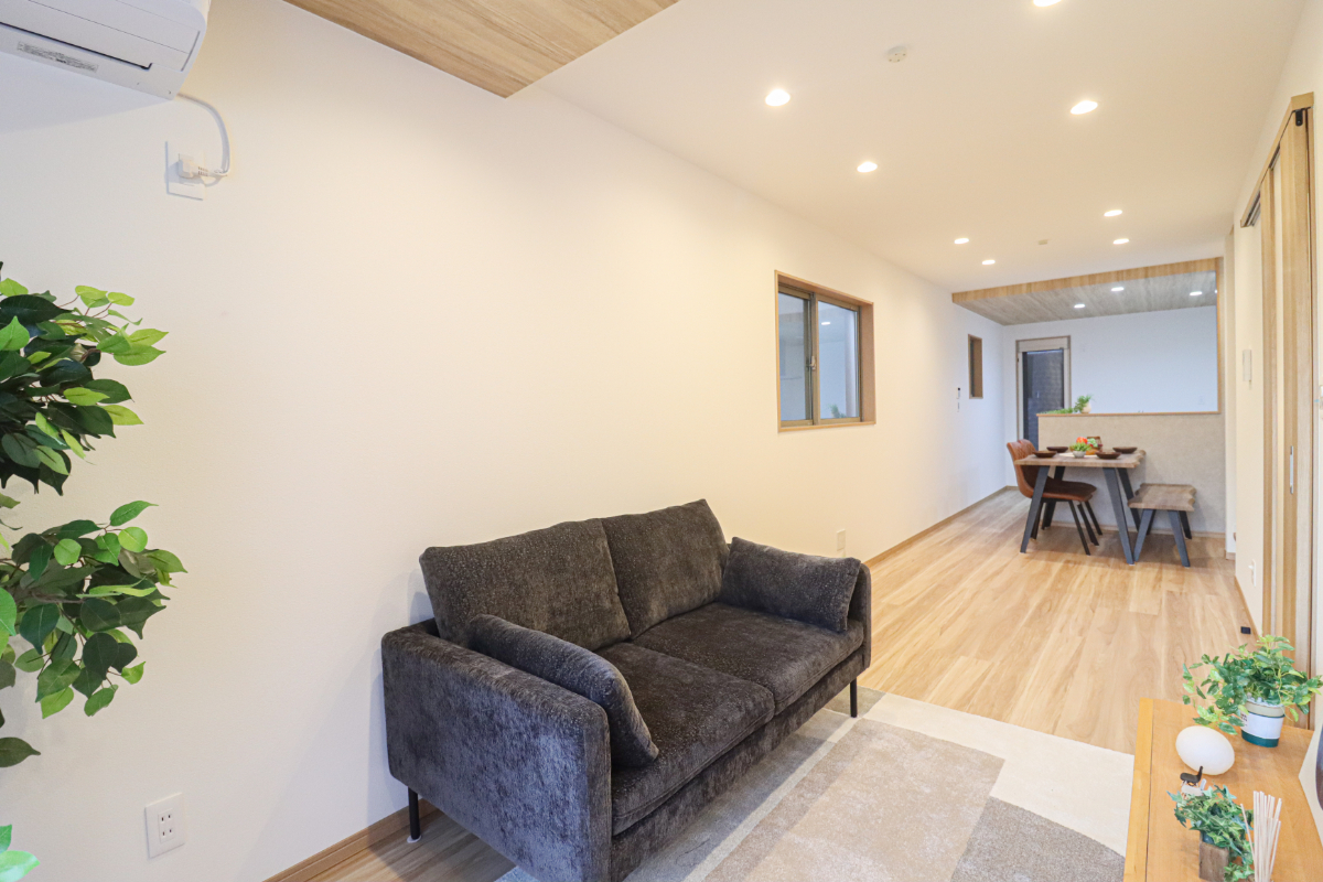 「ドリームタウン松室中溝町」ぽかぽか南向き！即内覧＆入居可能です！